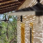Contrada Borgin Oda ve Kahvaltı 4*